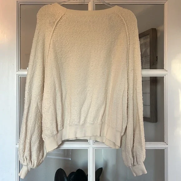 FREE PEOPLE SWEATER. - Picture 2 of 3